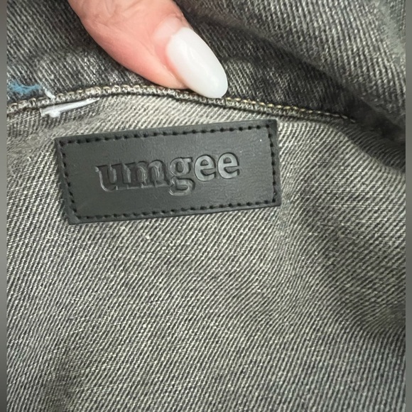 UMGEE Distressed Denim Jacket with non functional Pockets & Studs Large - Picture 10 of 13